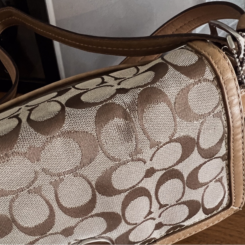 Y2K RESTORED COACH HAMPTON SIGNIATURE TAN SHOULDER BAG - Picture 14 of 16